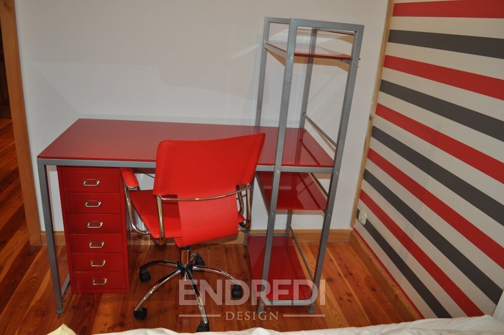 Bauhaus piros íróasztal, szék és fém szekrény, 3 darabos szett - Image 4
