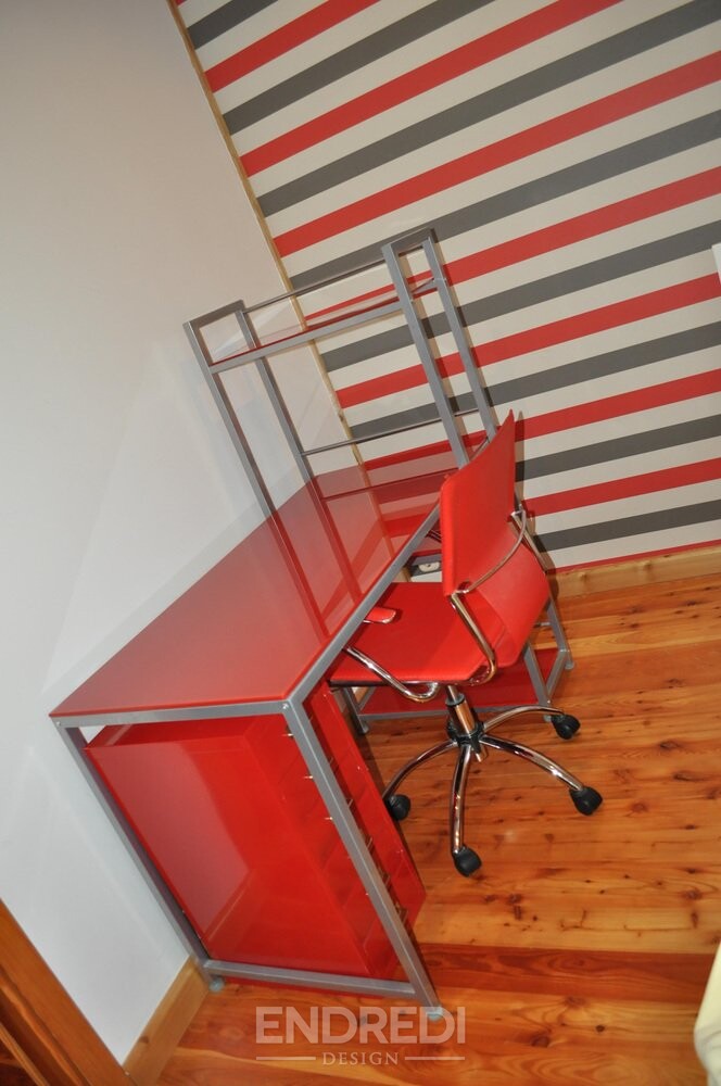 Bauhaus piros íróasztal, szék és fém szekrény, 3 darabos szett - Image 6