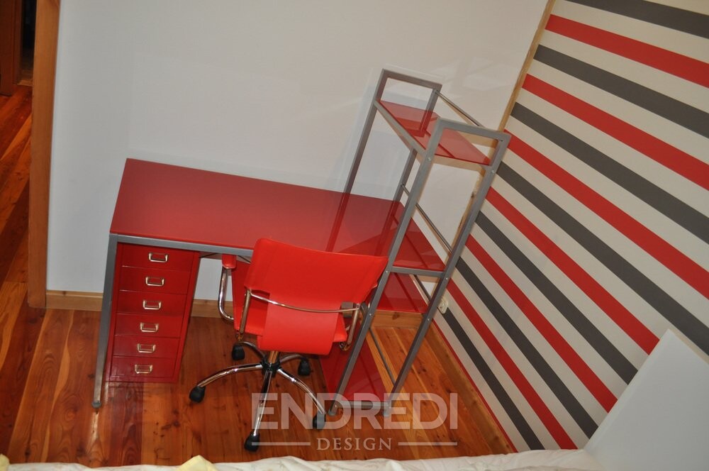 Bauhaus piros íróasztal, szék és fém szekrény, 3 darabos szett - Image 7