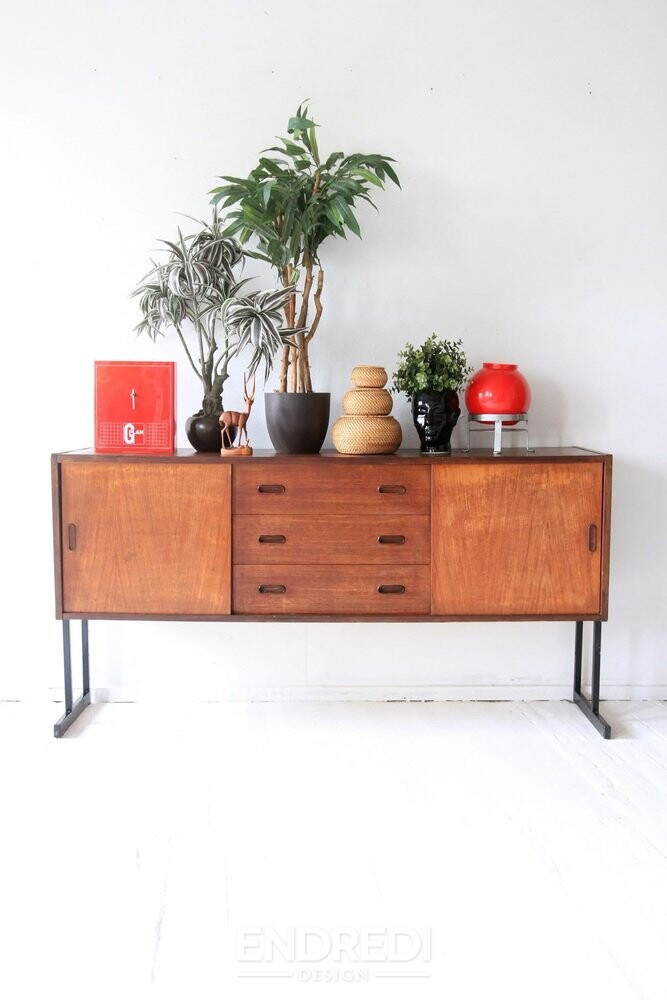Mid-century modern tálalószekrény teak — fém láb, 1960-as évek - Image 3