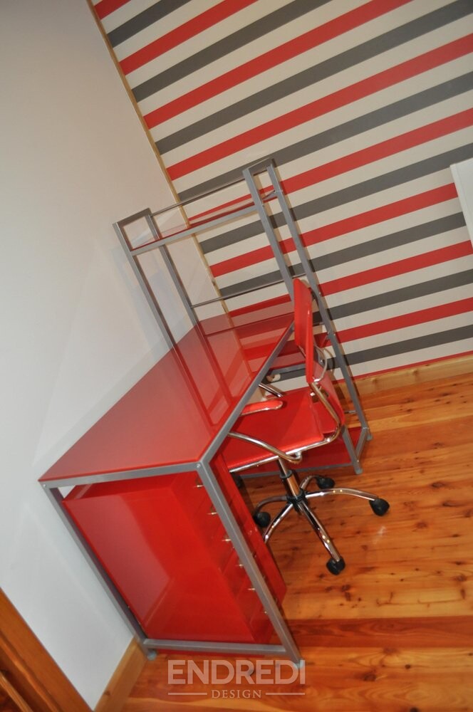 Bauhaus piros íróasztal, szék és fém szekrény, 3 darabos szett - Image 11